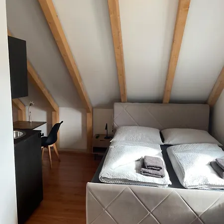 Schoenes Und Modernes Vs Appartement *