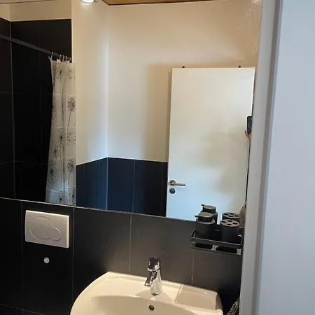 아파트 Schoenes Und Modernes Vs *