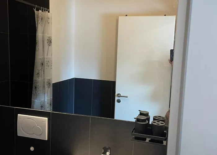 Appartement Schoenes Und Modernes Vs *